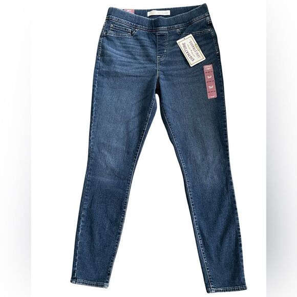 Signature by Levi Straus and Co. Women’s totally shaping pull on skinny jeans. - Picture 3 of 13